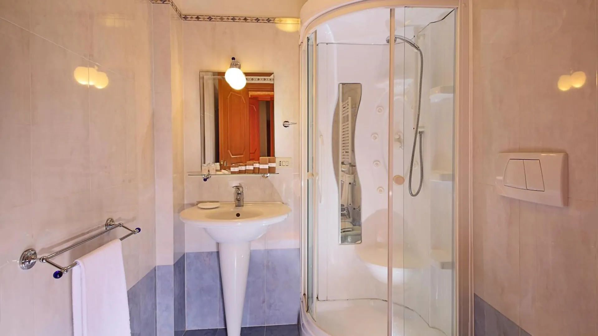 Large Family Apartment E8 Rom