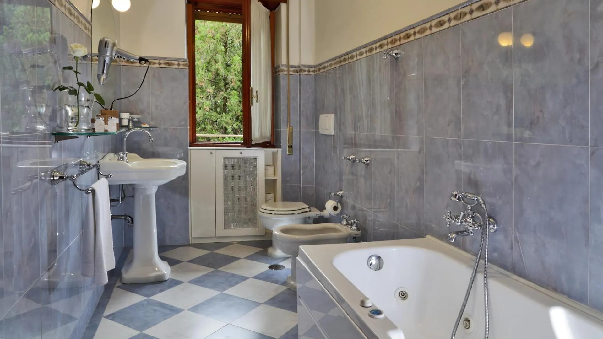 Large Family Apartment E8 Rome