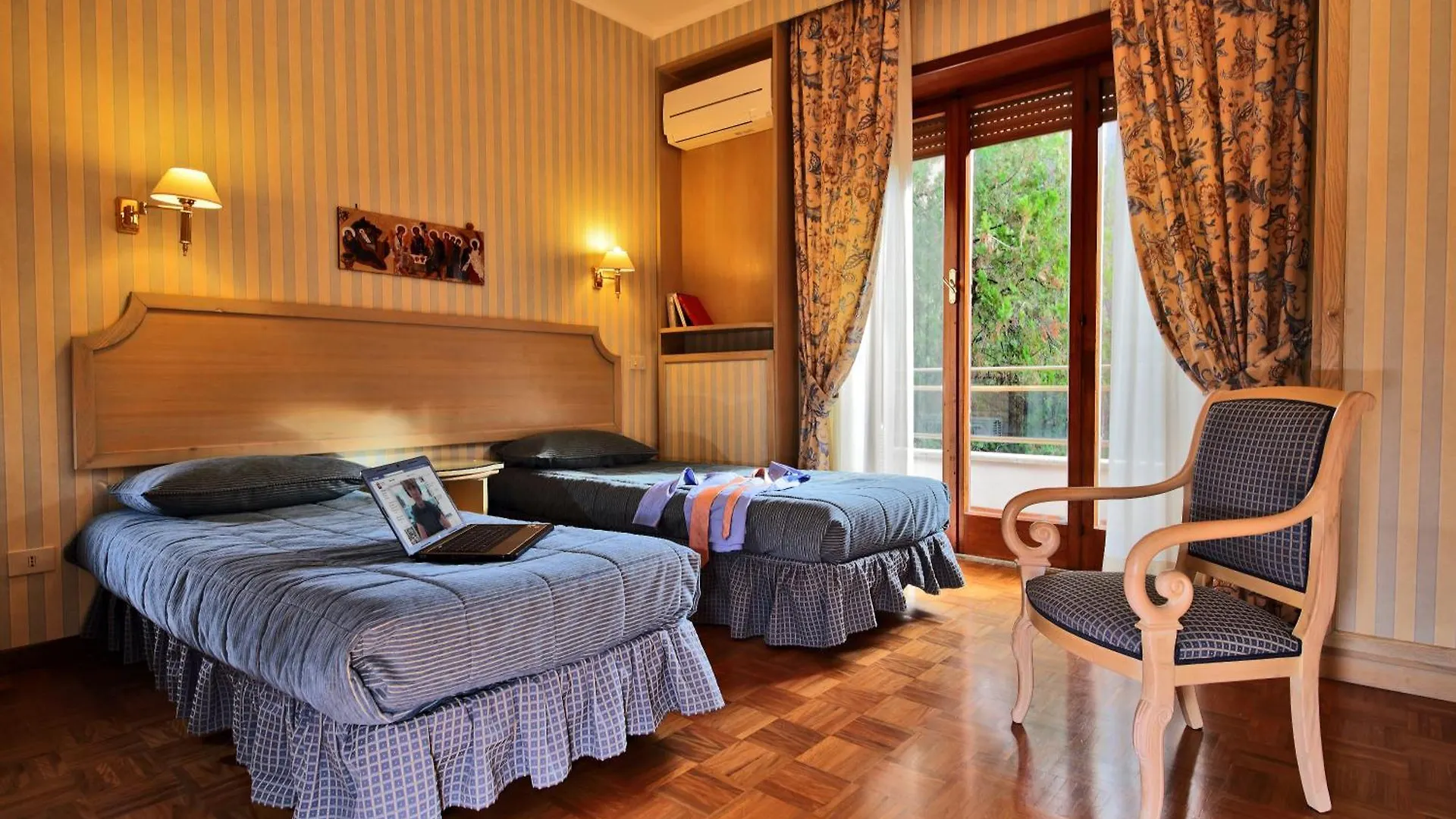 Large Family Apartment E8 Rome