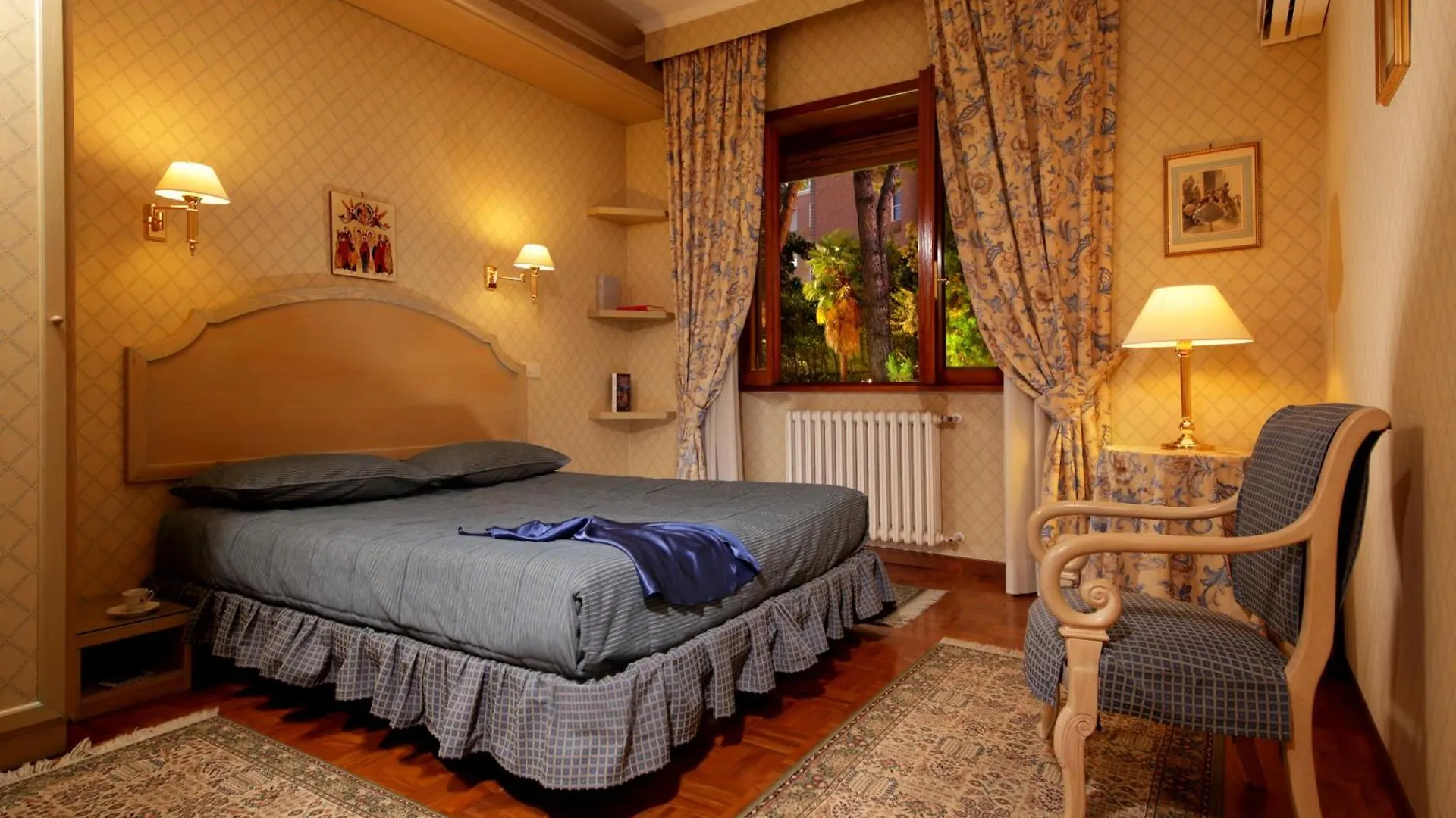 Large Family Apartment E8 Rome Italy