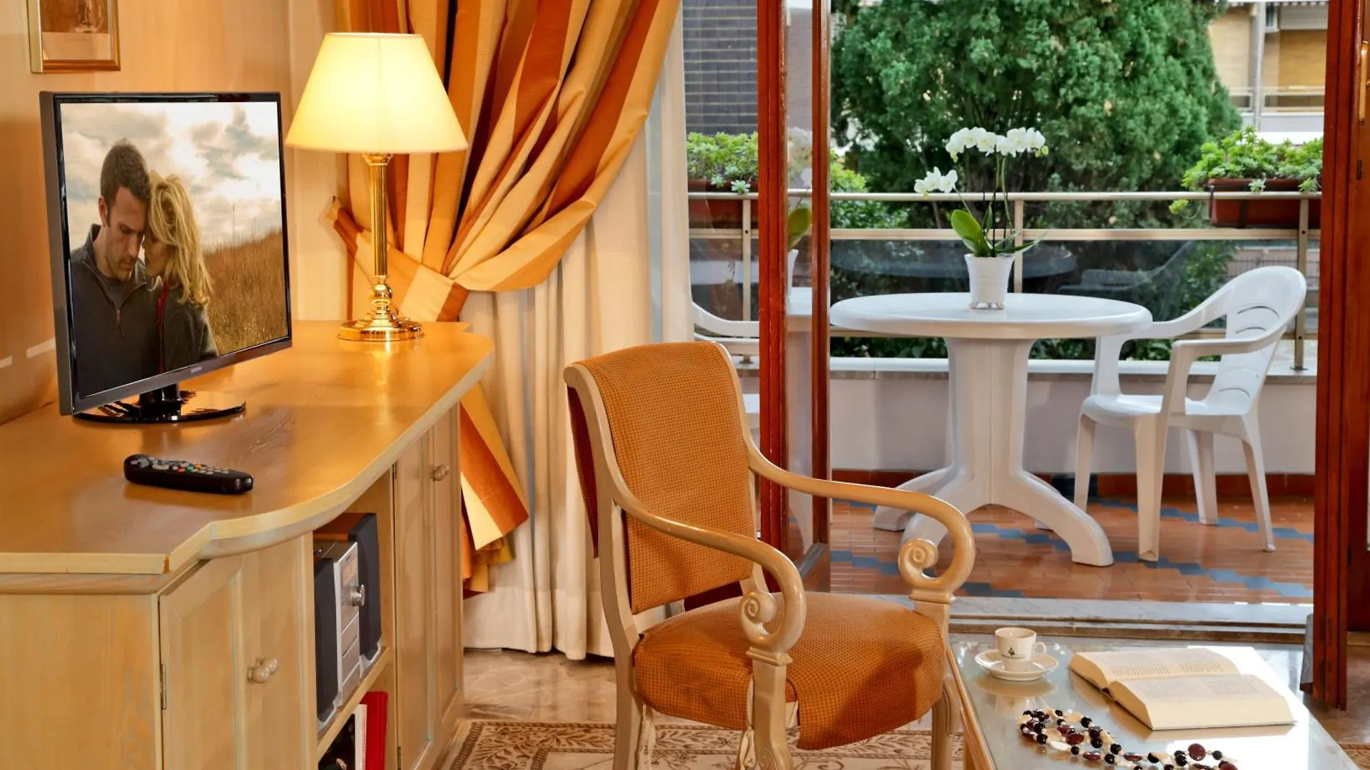 Large Family Apartment E8 Rome Italy